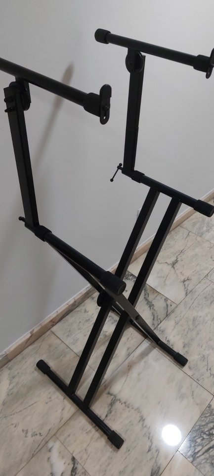 Soporte Doble HERCULES EZ-LOK de segunda mano · Foto 1 de 7 · Madrid · 75 €