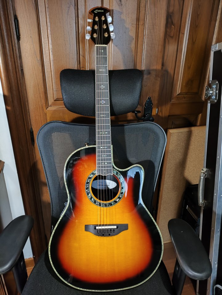 Ovation C2079AX-1 Custom Legend
