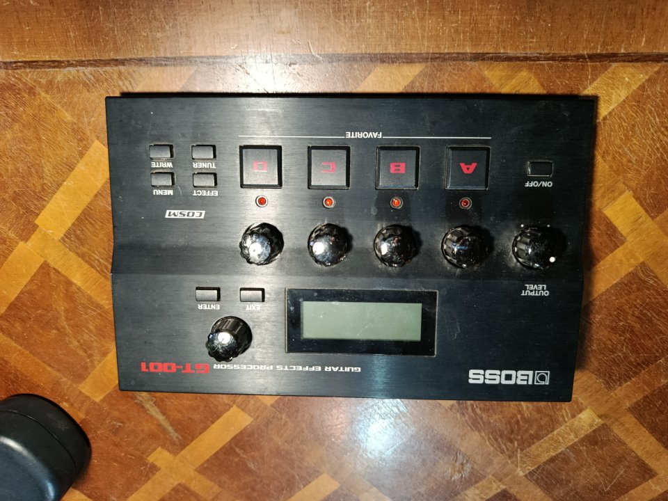 Procesador de estudio BOSS  GT001