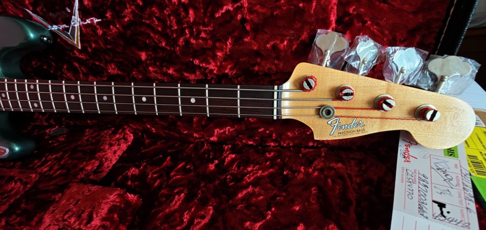 Fender Precision Custom Shop '66 Sherwood Green NUEVO de segunda mano · Foto 6 de 10 · Lugo · 5500 €