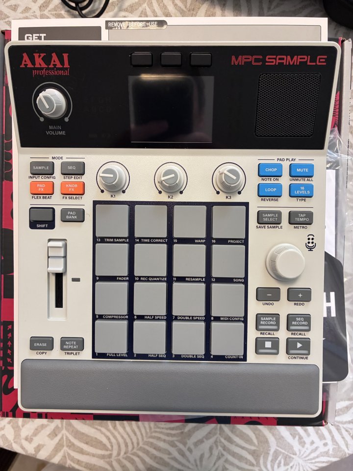 Akai Professional MPC Sample Sampler Portátil de segunda mano · Foto 3 de 6 · Madrid · 315 €