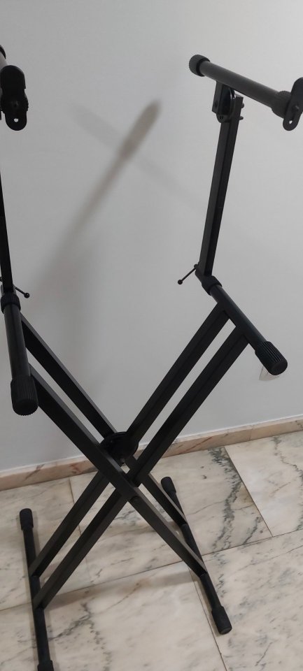 Soporte Doble HERCULES EZ-LOK de segunda mano · Foto 2 de 7 · Madrid · 75 €