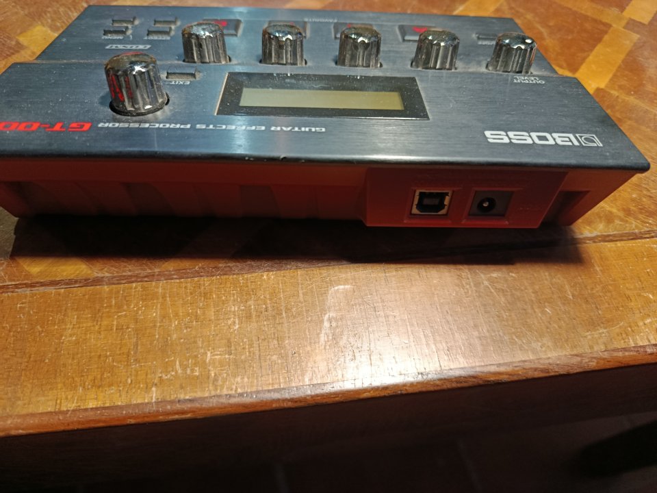 Procesador de estudio BOSS  GT001