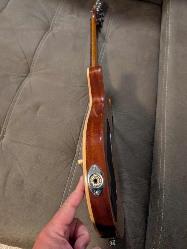 Fame Forum IV Impecable + Seymour Duncan Black Winter de segunda mano · Foto 5 de 7 · Córdoba · 800 €