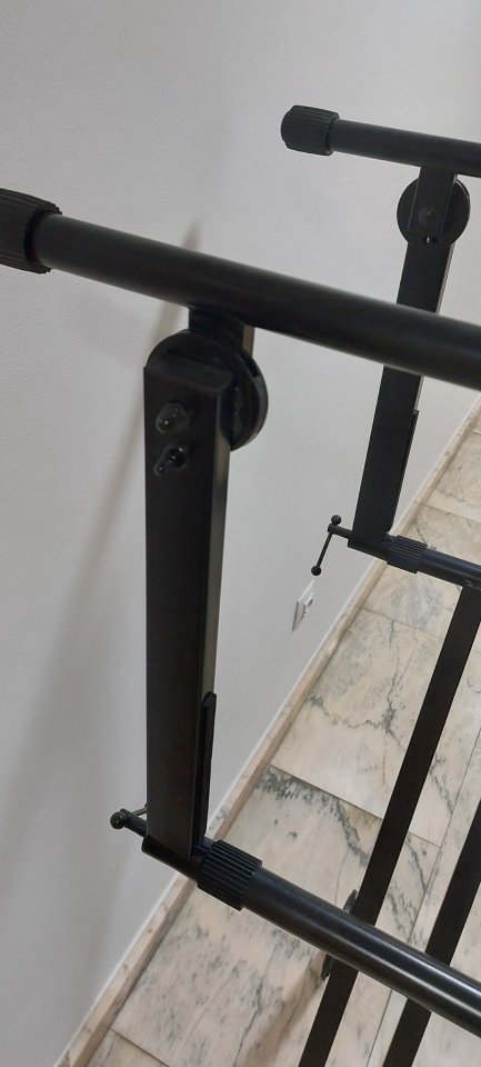 Soporte Doble HERCULES EZ-LOK de segunda mano · Foto 3 de 7 · Madrid · 75 €