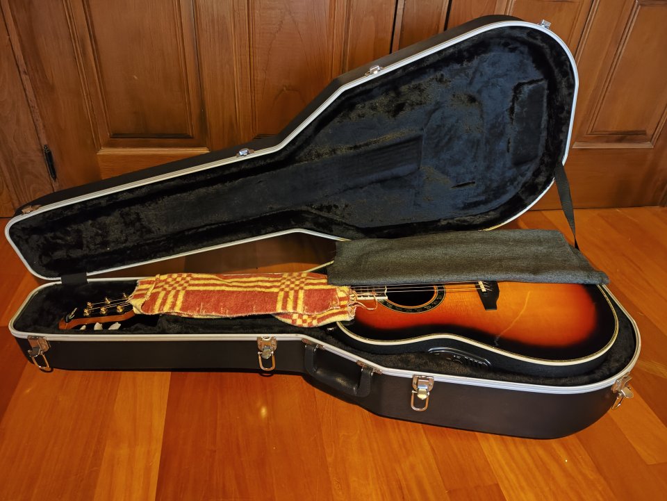 Ovation C2079AX-1 Custom Legend más estuche