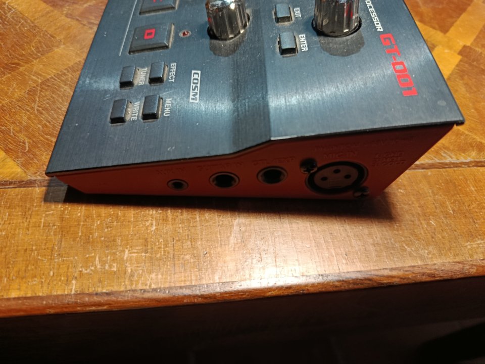 Procesador de estudio BOSS  GT001