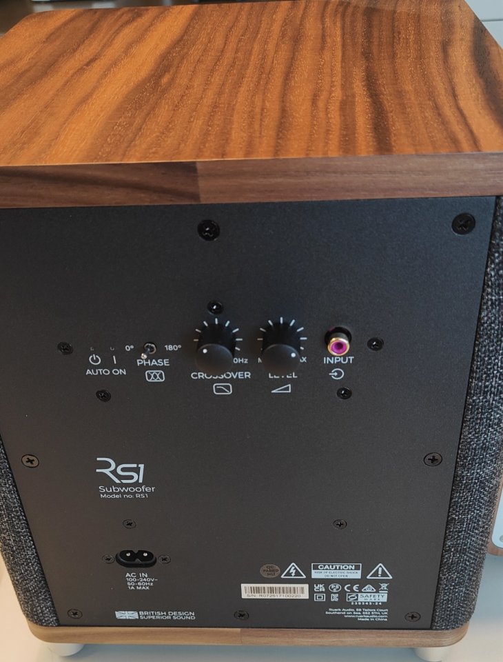 Altavoces Ruark Audio MR1 MK3 con subwoofer RS1 (2026) de segunda mano · Foto 6 de 10 · Araba · 750 €