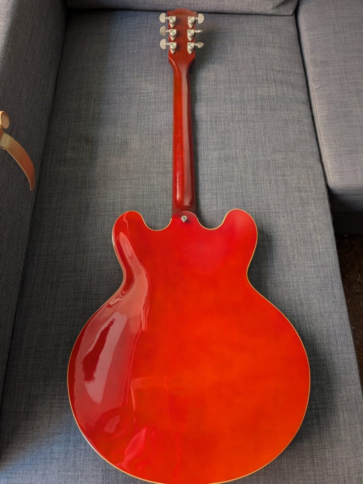 Gibson ES-335 Traditional, Antique Faded Cherry de segunda mano · Foto 5 de 9 · Barcelona · 2300 €