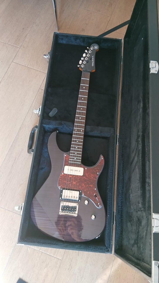 Yamaha Pacífica 611HFM TB de segunda mano · Foto 6 de 10 · Jaén · 475 €