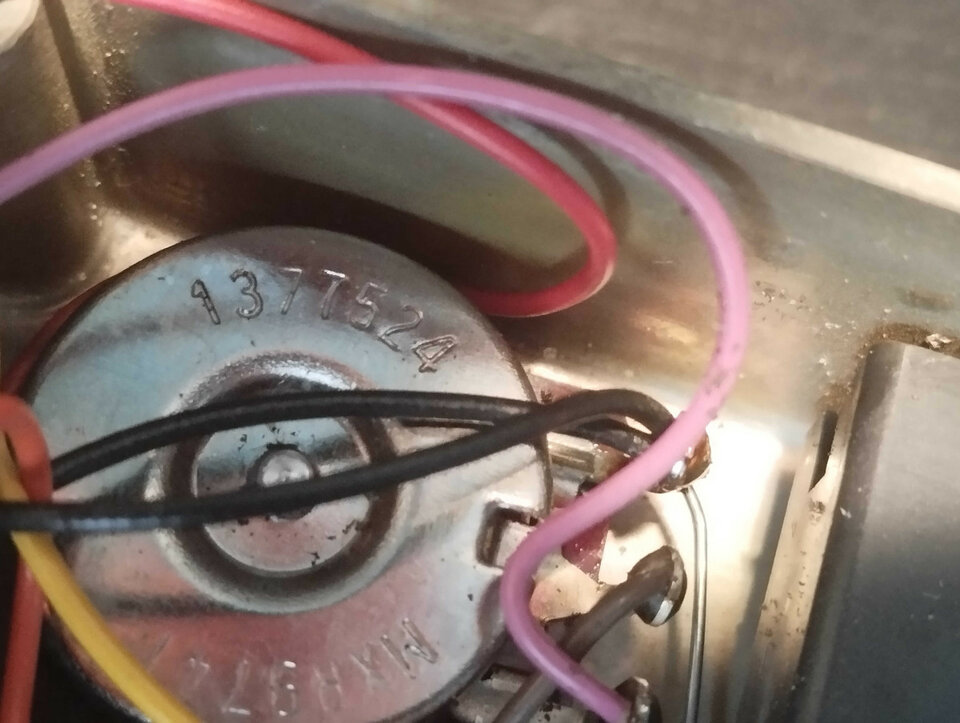 Pedal MXR Distortion + Script de 1975  - S/N 408625