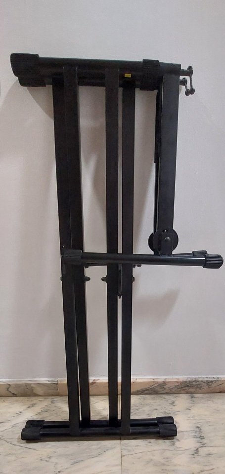 Soporte Doble HERCULES EZ-LOK de segunda mano · Foto 6 de 7 · Madrid · 75 €
