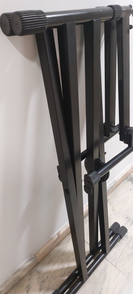 Soporte Doble HERCULES EZ-LOK de segunda mano · Foto 7 de 7 · Madrid · 75 €