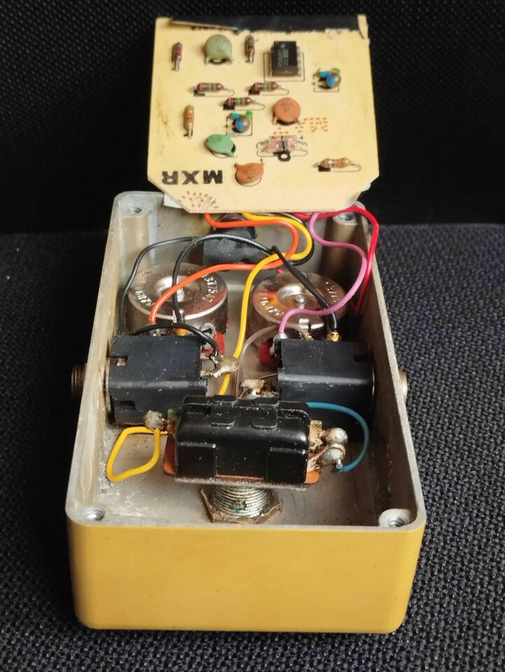 Pedal MXR Distortion + Script de 1975  - S/N 408625