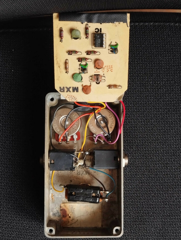 Pedal MXR Distortion + Script de 1975  - S/N 408625