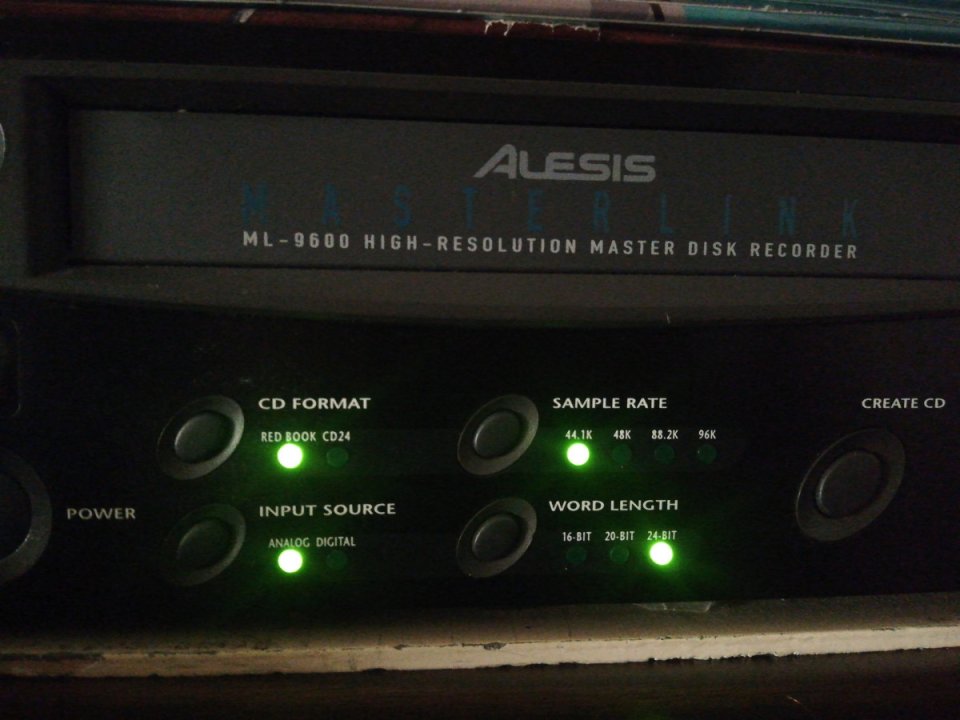Alesis Masterlink ML-9600. grabador  sobre disco duro