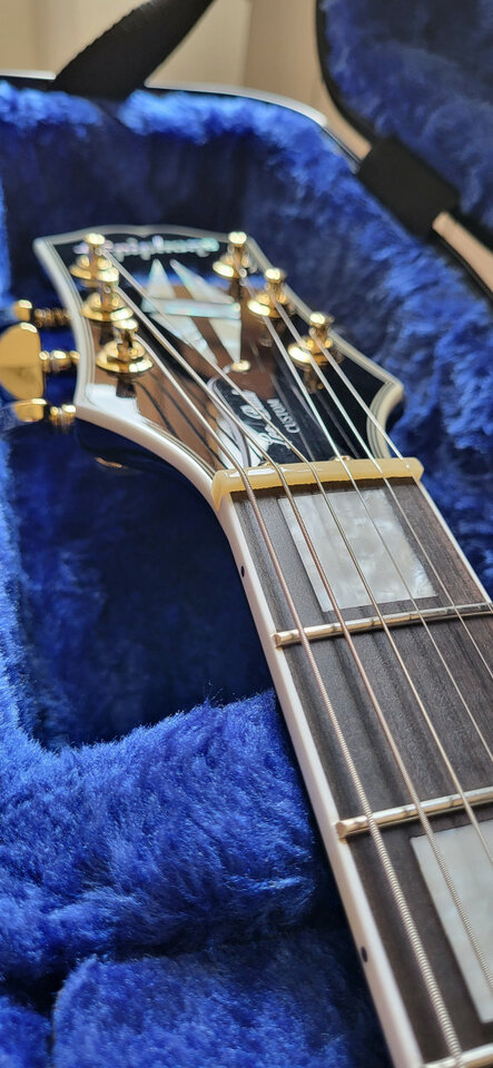 Cejuelas de hueso artesanas.