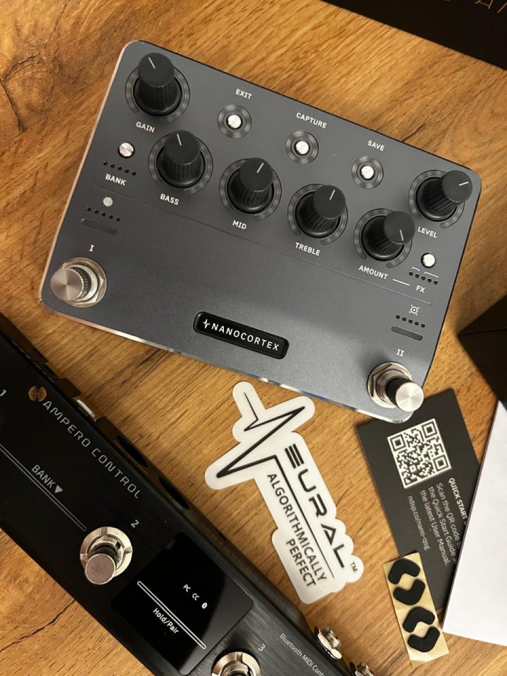 Neural Nano Cortex + Hotone Ampero + Cable MIDI de segunda mano · Foto 2 de 5 · Girona · 470 €
