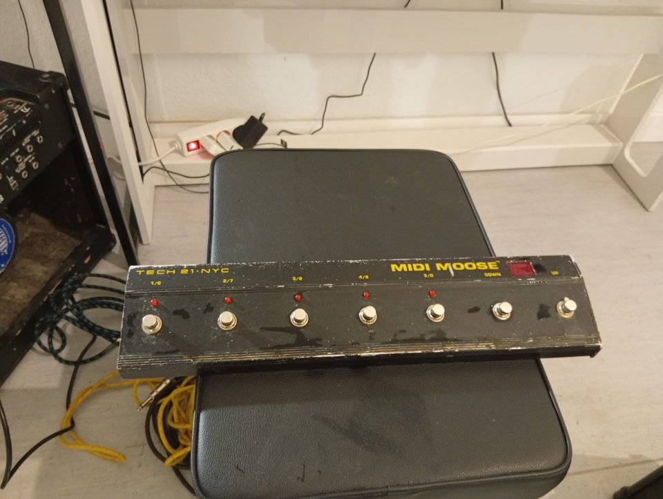 Midi tech 21 de segunda mano · Foto 2 de 3 · Sevilla · 35 €
