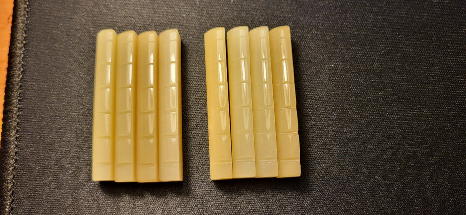 Cejuelas de hueso artesanas.