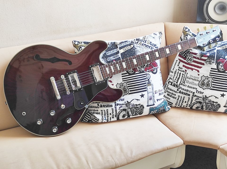 Guitarra Maison 335 (hecha a mano en Corea, años 80) super tuneada. de segunda mano · Foto 3 de 10 · Valencia · 550 €