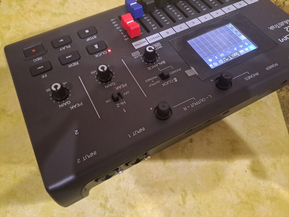 Multipistas Zoom R12 de segunda mano · Foto 3 de 5 · Madrid · 190 €