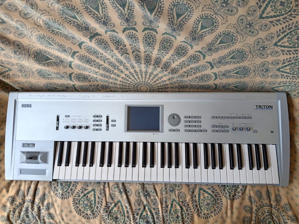 Korg Triton