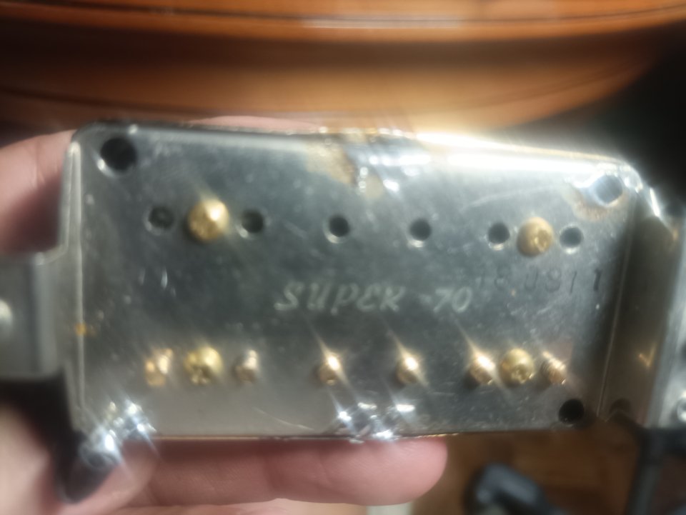 Pastilla Ibanez super 70s para puente, dorada, de 1978 de segunda mano · Foto 1 de 3 · Madrid · 150 €