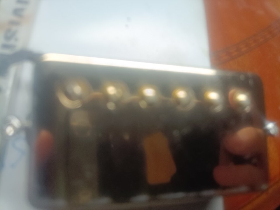 Pastilla Ibanez super 70s para puente, dorada, de 1978 de segunda mano · Foto 2 de 3 · Madrid · 150 €