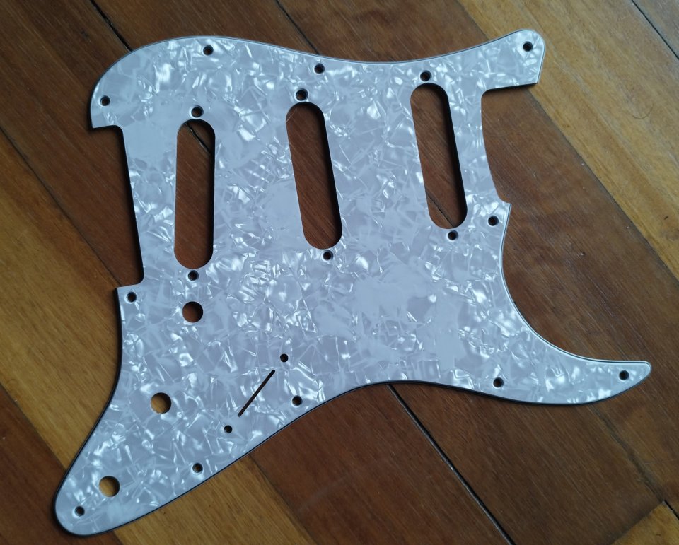 Golpeador Fender Stratocaster de segunda mano · Foto 1 de 4 · Bizkaia · 25 €