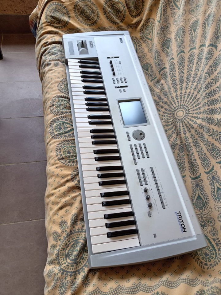Korg Triton