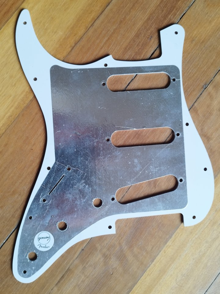 Golpeador Fender Stratocaster de segunda mano · Foto 2 de 4 · Bizkaia · 25 €