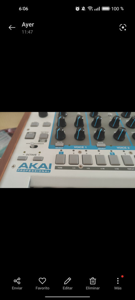 AKAI timbre wolf