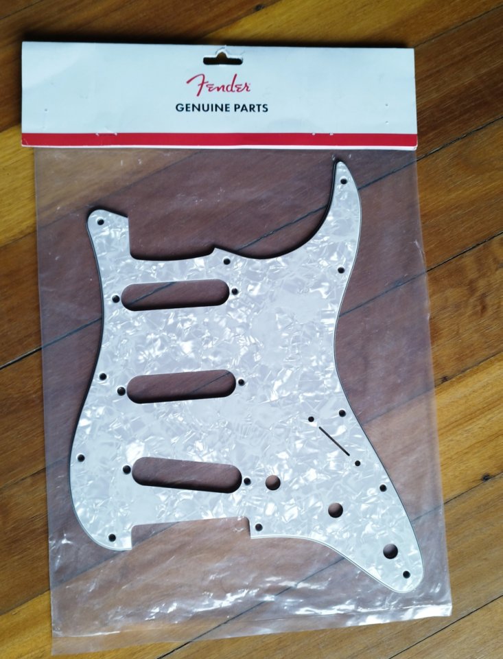 Golpeador Fender Stratocaster de segunda mano · Foto 3 de 4 · Bizkaia · 25 €