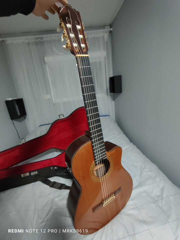 Guitarra José Ramírez 4NCWE 2013