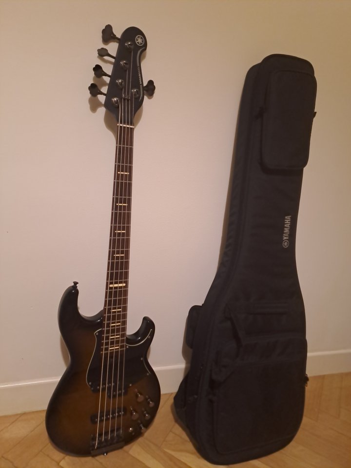 Yamaha BB735a de segunda mano · Foto 9 de 9 · Madrid · 700 €