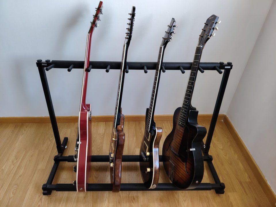 Soporte para 9 guitarras de segunda mano · Foto 2 de 3 · Madrid · 40 €