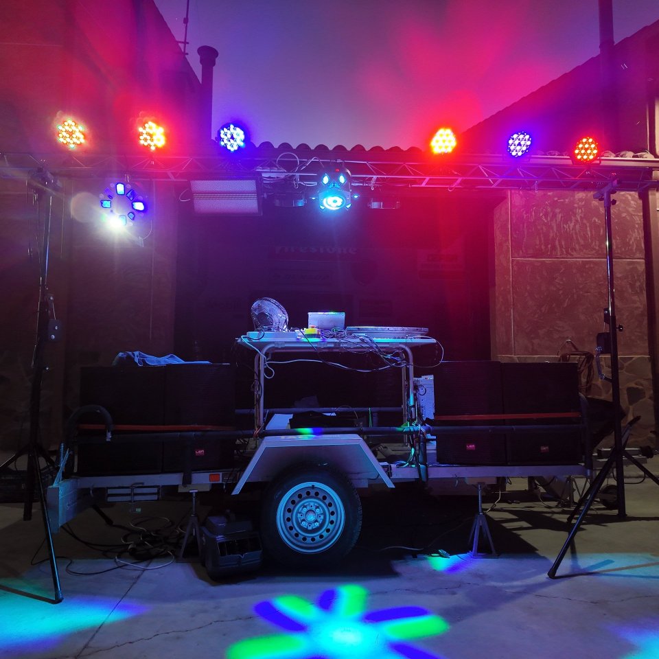 Alquiler de equipos de música con dj de segunda mano · Foto 3 de 9 · Valencia · 1 €