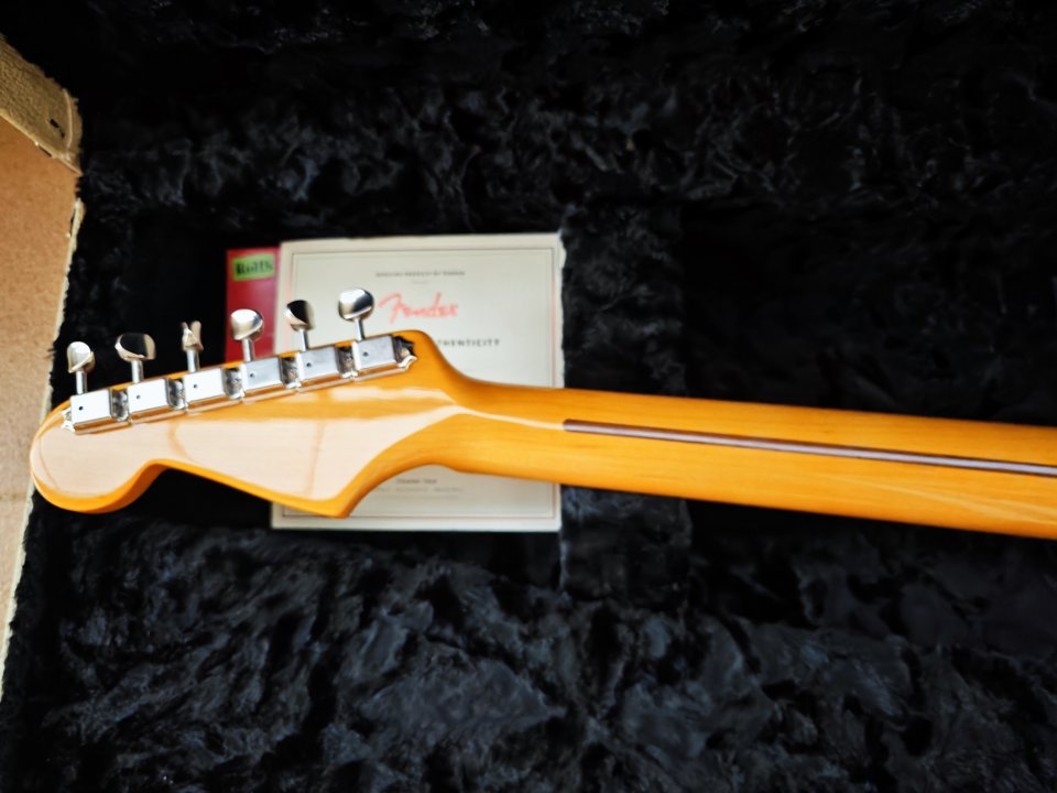 Fender Eric Johnson Stratocaster de segunda mano · Foto 7 de 10 · Girona · 2100 €