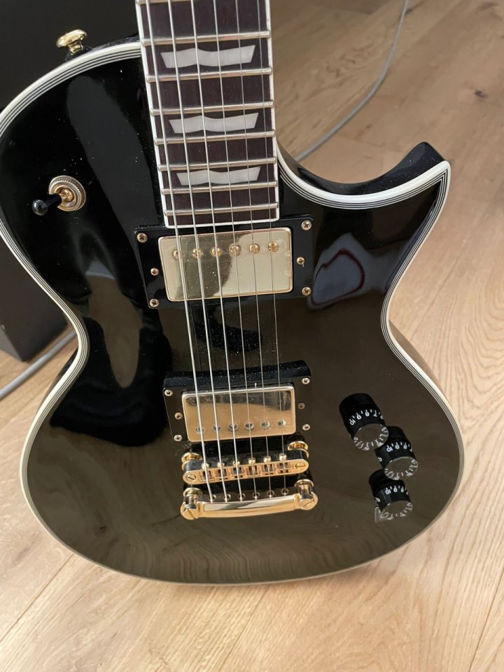 Acepto cambio por superstrato con Floyd. Ltd EC256 con Seymour Duncan de segunda mano · Foto 3 de 6 · Ciudad Real · 400 €