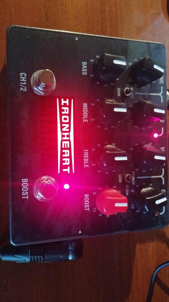 Previo guitarra analogico de segunda mano · Foto 3 de 3 · Badajoz · 175 €