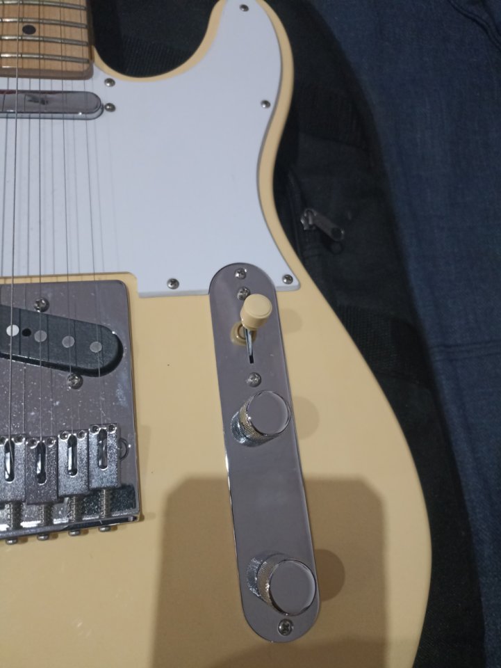 Fender Telecaster de segunda mano · Foto 4 de 10 · Madrid · 1350 €