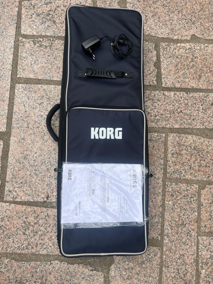 Korg Kross 2 61 Teclas + Funda de segunda mano · Foto 3 de 5 · Pontevedra · 540 €
