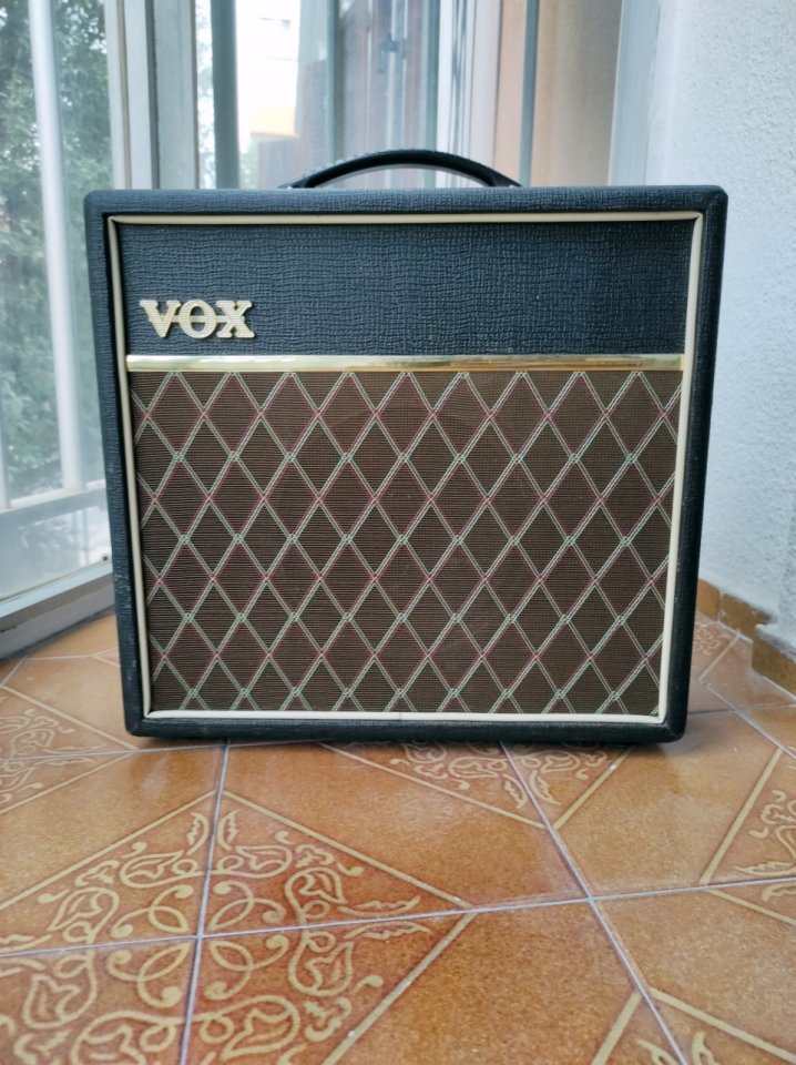 Amplificador VOX Pathfinder 15R (PF15R) modificado hasta la médula. de segunda mano · Foto 1 de 9 · Valencia · 200 €