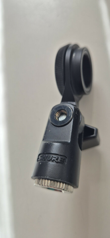 O cambio mic condensador 2 x Shure beta 27 de segunda mano · Foto 4 de 10 · Albacete · 380 €