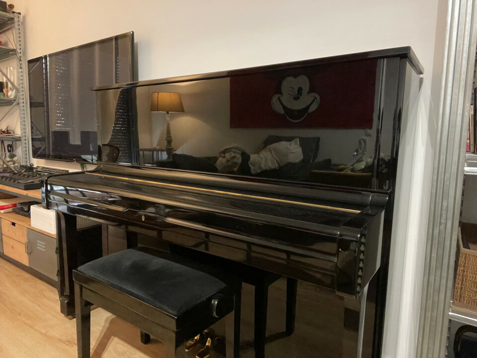 Piano vertical Yamaha U1 negro