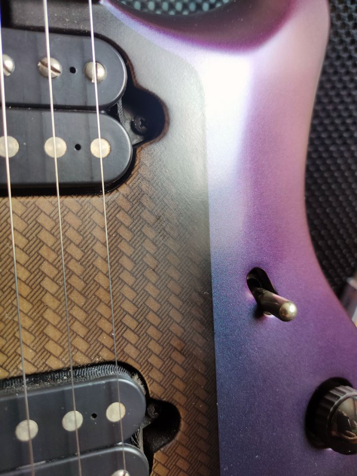 Ernie Ball Music Man Majesty 7 cuerdas Artic Dream de segunda mano · Foto 4 de 10 · Bizkaia · 2850 €