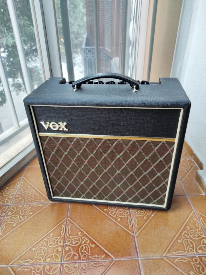 Amplificador VOX Pathfinder 15R (PF15R) modificado hasta la médula. de segunda mano · Foto 2 de 9 · Valencia · 200 €