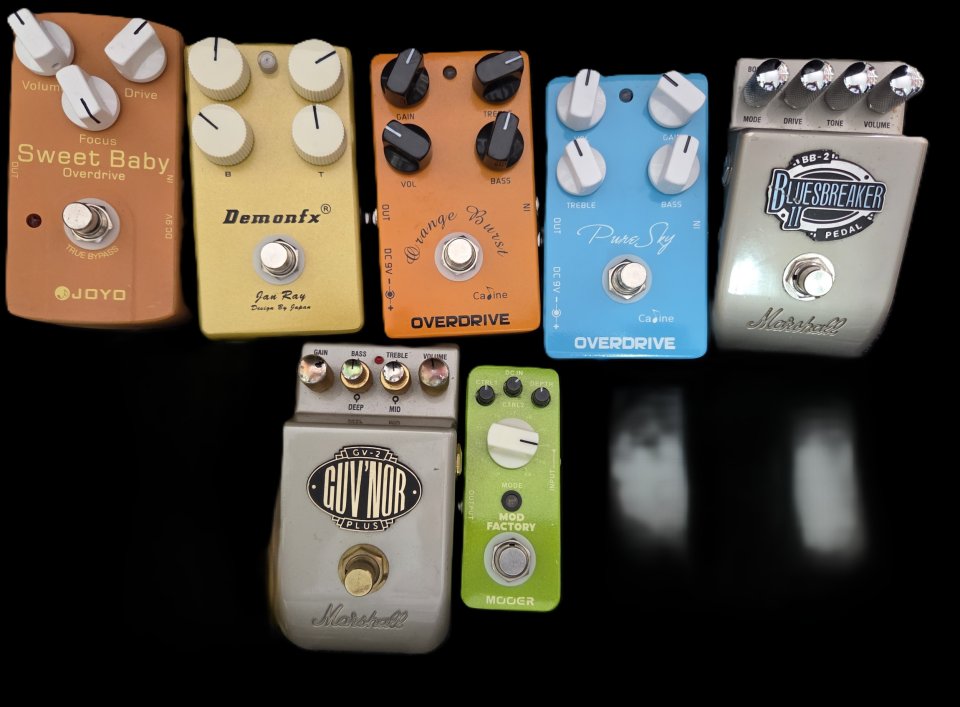Lote de 7 Pedales de Guitarra (Marshall, Joyo, Caline, Mooer)