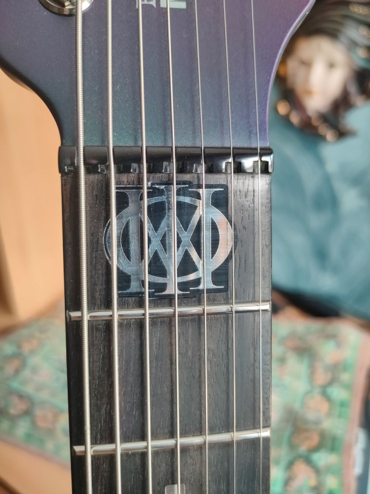 Ernie Ball Music Man Majesty 7 cuerdas Artic Dream de segunda mano · Foto 5 de 10 · Bizkaia · 2850 €